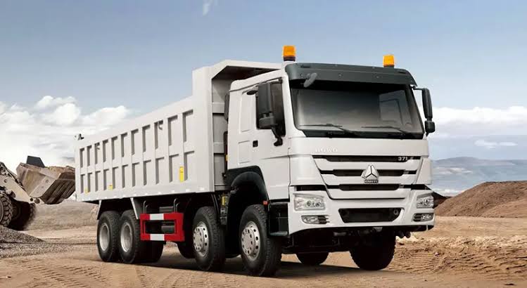 Sinotruk HOWO 371 Dump Truck — 8×4